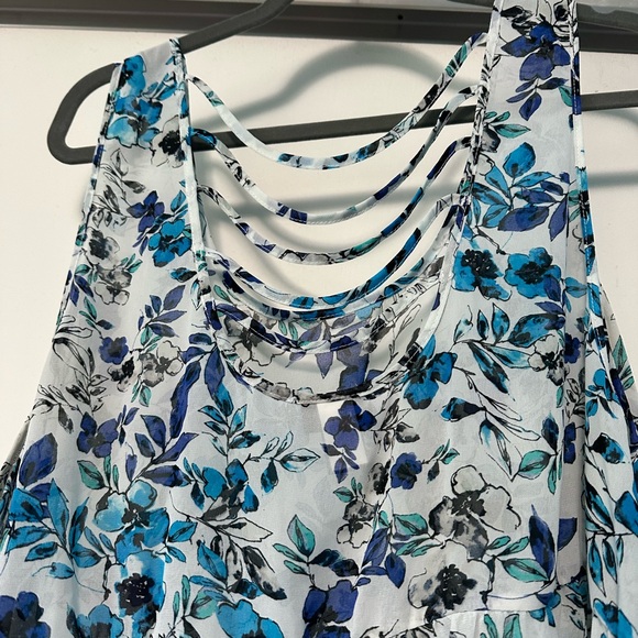 Floral Asymmetrical Hem Women’s Strappy Back Top - Picture 2 of 2